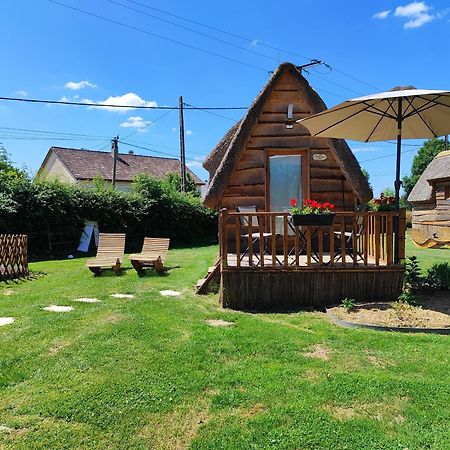 Les Mini-Chaumieres Villa Saint-Martin-Saint-Firmin Rom bilde